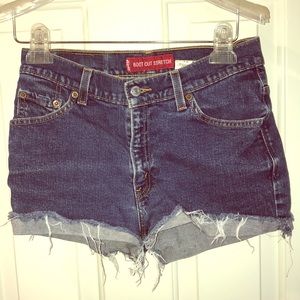 Levi’s shorts mid/ high rise